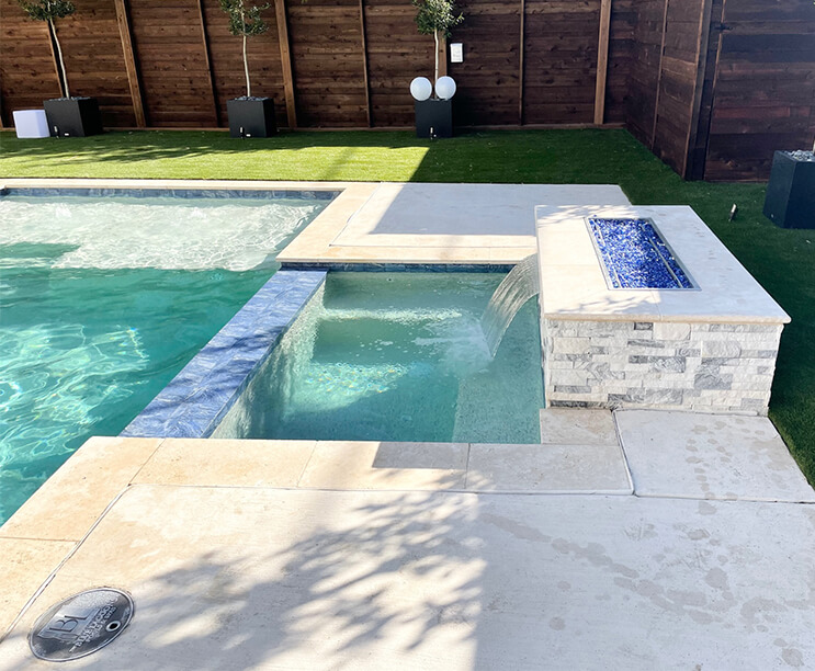 A Custom Pool +
Outdoor Living Space
= Vacay Anytime
You Want