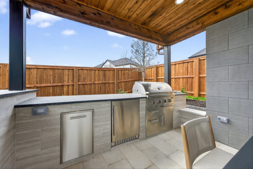 Outdoor Kitchen