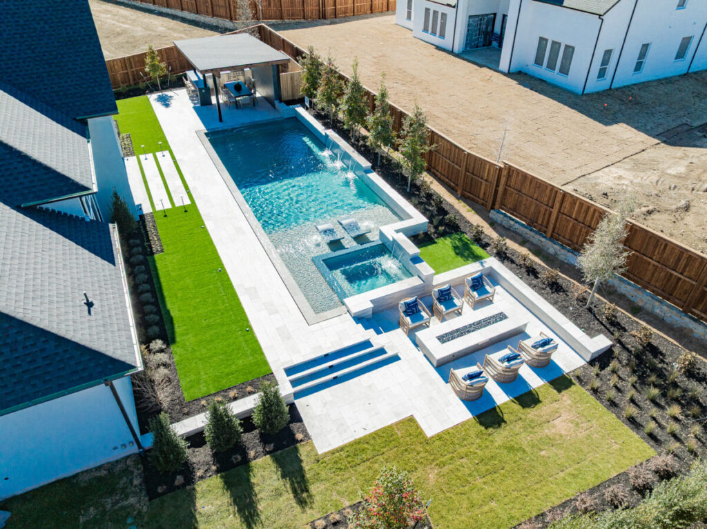 Luxury Outdoor Pools and Outdoor living