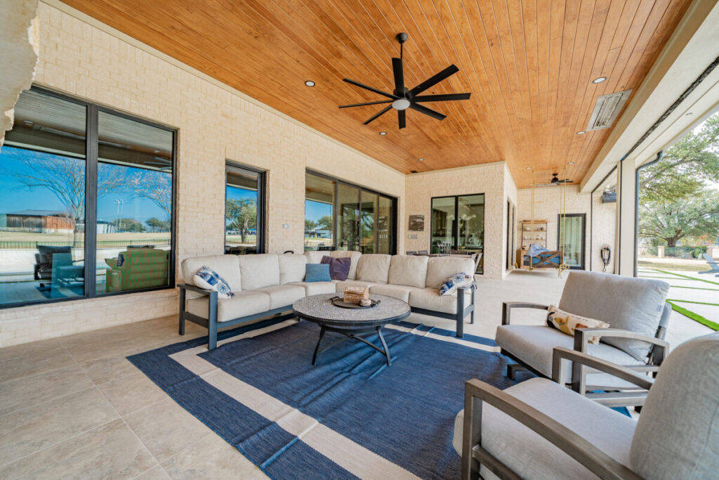 Luxury Swimming Pools & Outdoor Living Spaces