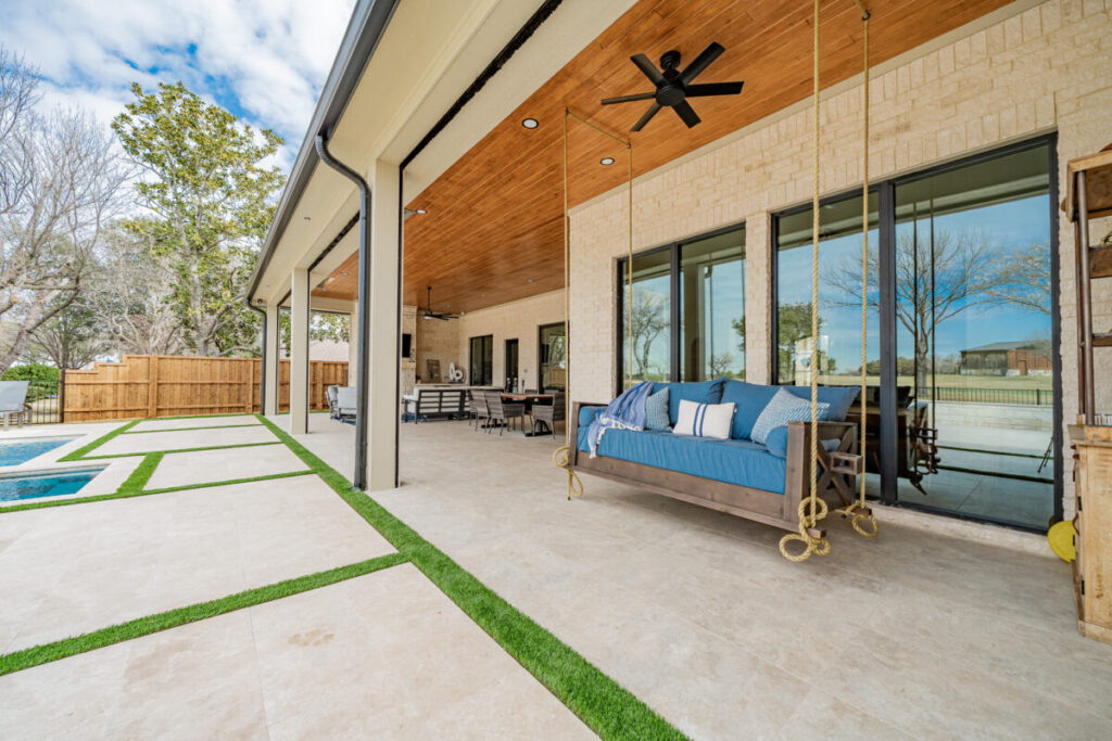 Luxury Swimming Pools & Outdoor Living Spaces