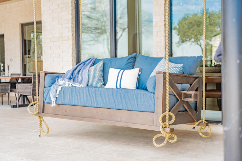 Luxury Swimming Pools & Outdoor Living Spaces