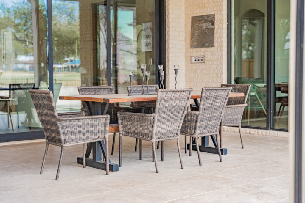 Luxury Swimming Pools & Outdoor Living Spaces