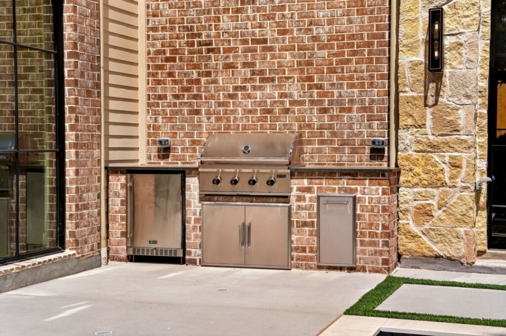 outdoor kitchen