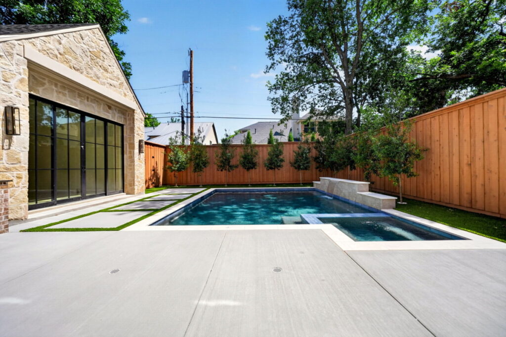 outdoor living builder