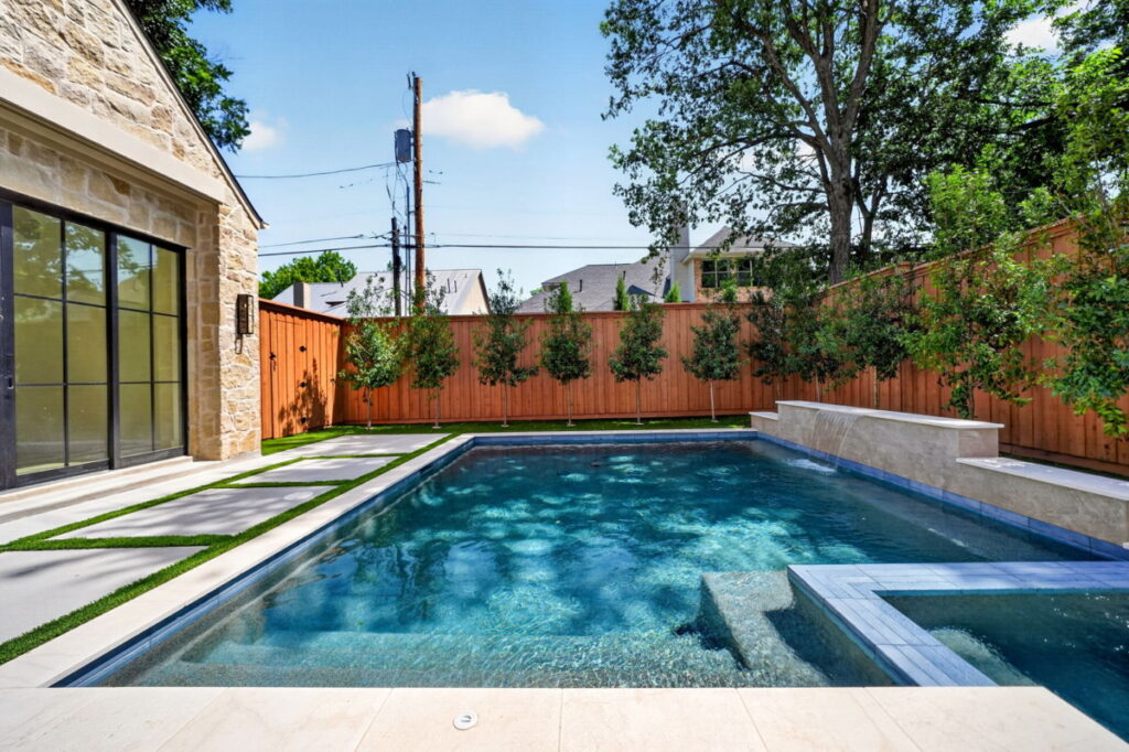 swimming pool installer