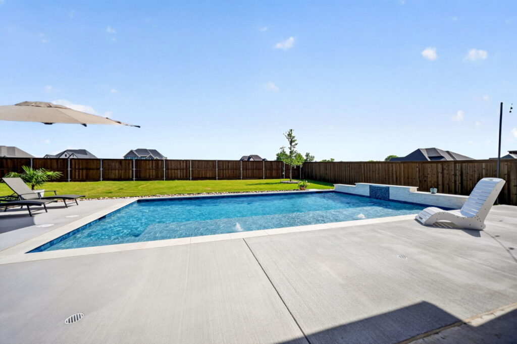 swimming pool contractor